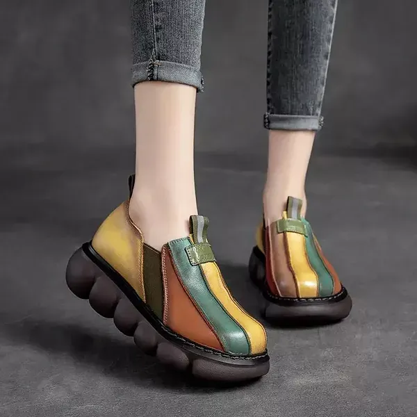 damesschoenen, damescasual schoenen, instapschoenen, kleurrijke schoenen, schoenen met dikke zool, regenboogkleurenschoenen, etnische schoenen